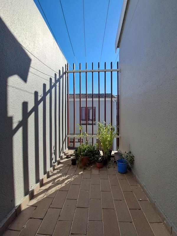 3 Bedroom Property for Sale in Avondale Western Cape